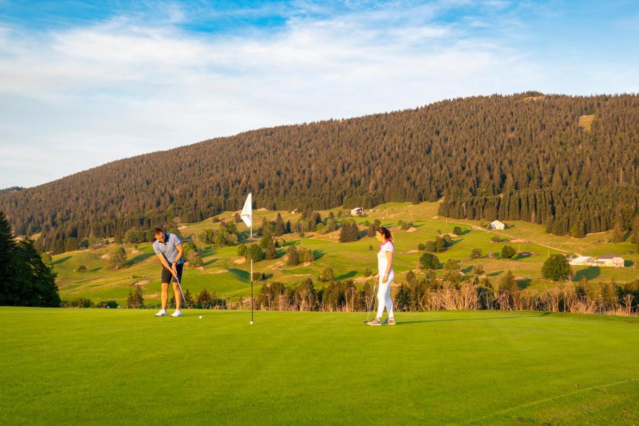فندق Domaine Du Mont-Saint-Jean ليه روس المظهر الخارجي الصورة