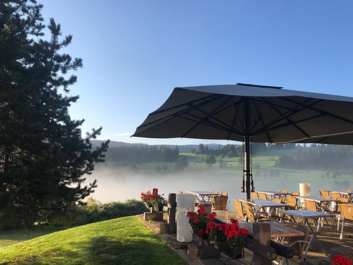 فندق Domaine Du Mont-Saint-Jean ليه روس المظهر الخارجي الصورة