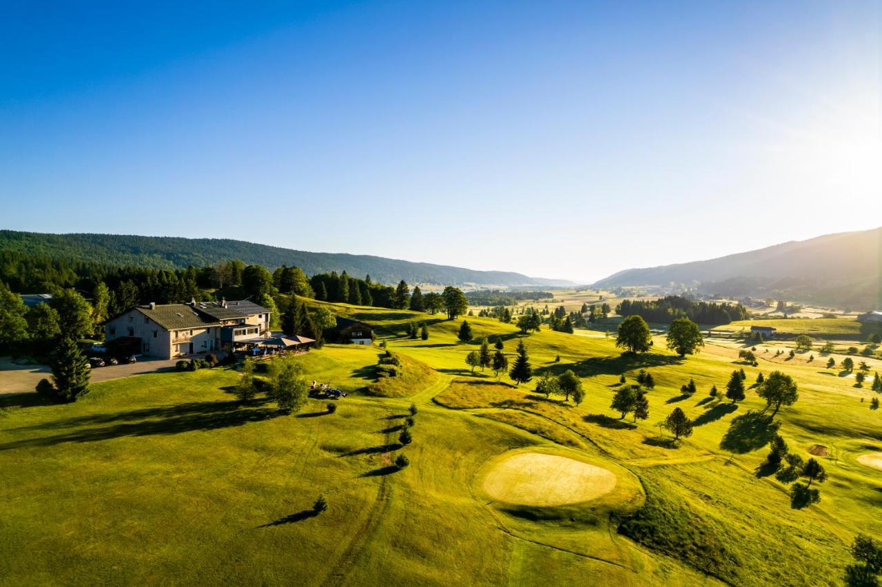 فندق Domaine Du Mont-Saint-Jean ليه روس المظهر الخارجي الصورة